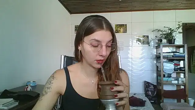 SweetyBabyDemon online show from May 3, 2026, 2:42 pm