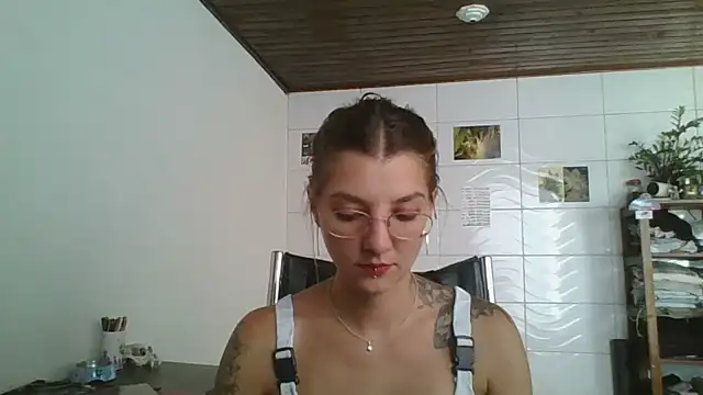 SweetyBabyDemon online show from February 27, 2026, 1:55 pm