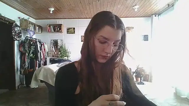 SweetyBabyDemon online show from October 31, 2025, 1:19 pm