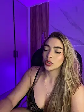 Snapshot of kyliejoness chatting on July 28, 2026, 2:41 am kyliejoness online show from July 28, 2026, 2:41 am