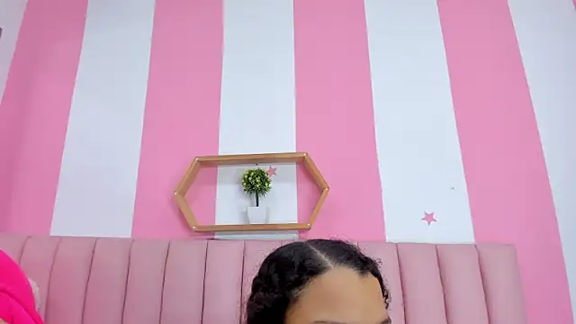 ISABELLA 020 online show from February 20, 2026, 12:18 pm