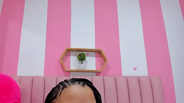 ISABELLA 020 online show from October 3, 2025, 12:17 pm