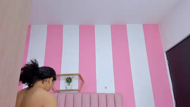 ISABELLA 020 online show from February 23, 2026, 12:39 pm