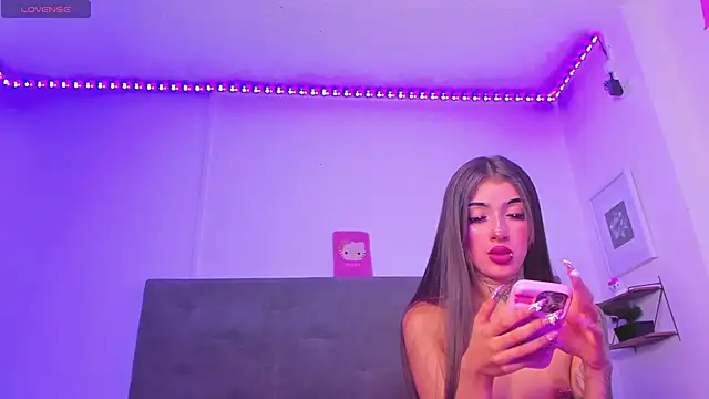 Snapshot of Andrea_flow chatting on April 11, 2026, 10:57 pm Andrea flow online show from April 11, 2026, 10:57 pm