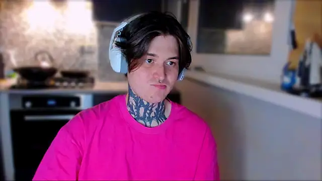  torfin  online show from May 27, 2026, 9:44 pm