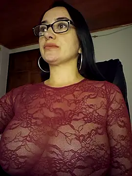 preetypeach online show from October 28, 2025, 11:25 pm