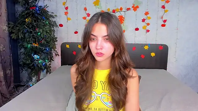 Milana Crystal  online show from November 10, 2025, 8:19 am