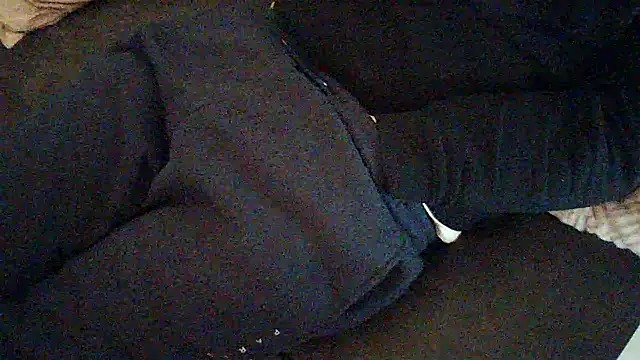 kiksnap-meistro5 online show from April 2, 2026, 2:35 pm