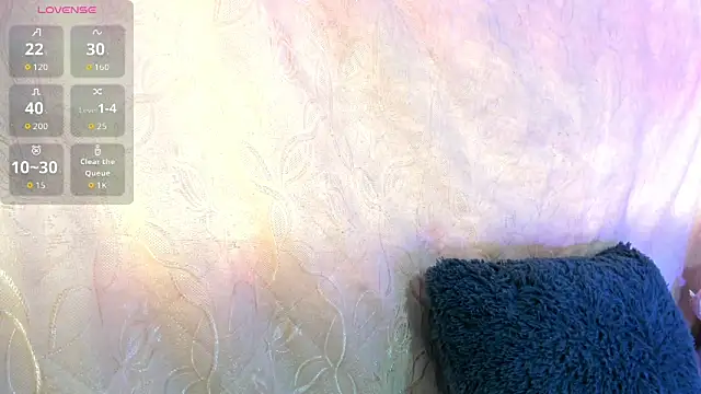 Kylie2211 online show from December 19, 2025, 3:58 pm