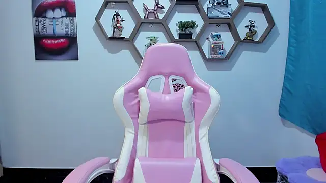SharonSander online show from July 29, 2026, 10:42 pm