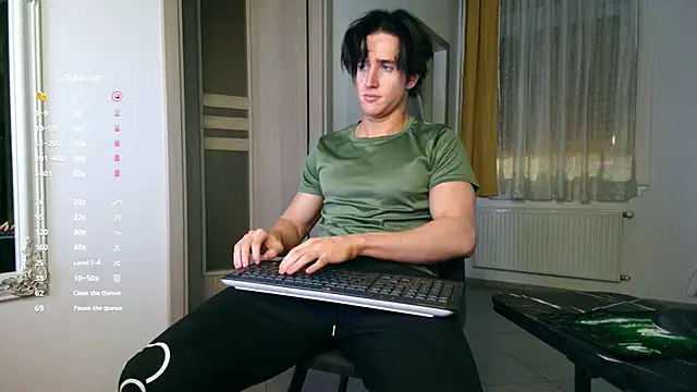 Snapshot of ChristianLevine_ chatting on March 1, 2026, 5:35 pm ChristianLevine online show from March 1, 2026, 5:35 pm