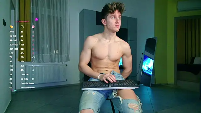 ChristianLevine  online show from October 30, 2025, 5:17 am