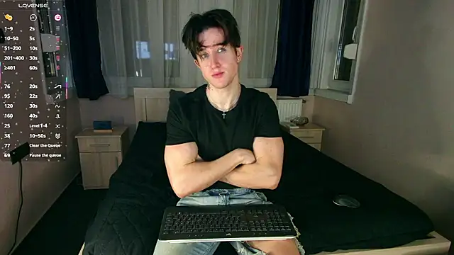 Snapshot of ChristianLevine_ chatting on January 15, 2026, 4:43 pm ChristianLevine online show from January 15, 2026, 4:43 pm