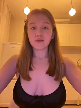 Eva Weyne online show from April 16, 2026, 9:39 pm