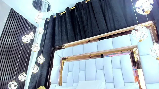 Snapshot of SarayRoyse chatting on March 19, 2025, 7:17 pm SarayRoyse online show from March 19, 2025, 7:17 pm