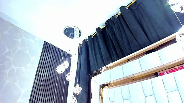 Snapshot of SarayRoyse chatting on March 5, 2025, 7:27 pm SarayRoyse online show from March 5, 2025, 7:27 pm