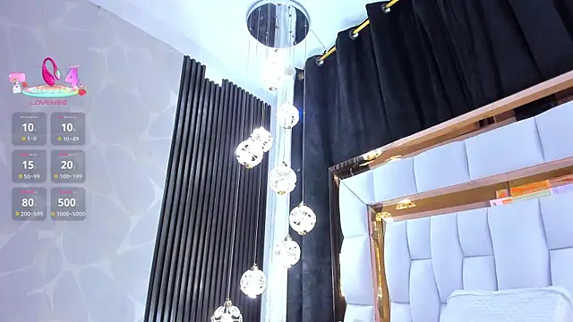 Snapshot of SarayRoyse chatting on March 1, 2026, 7:36 pm SarayRoyse online show from March 1, 2026, 7:36 pm