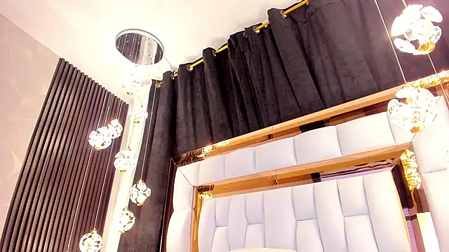 Snapshot of SarayRoyse chatting on March 20, 2025, 7:14 pm SarayRoyse online show from March 20, 2025, 7:14 pm