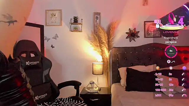 Snapshot of devlin_violett chatting on September 21, 2025, 3:33 am devlin violett online show from September 21, 2025, 3:33 am