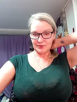 irinamaux online show from February 19, 2026, 11:56 pm