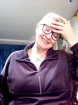 irinamaux online show from April 15, 2026, 2:06 am