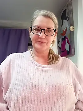 irinamaux online show from February 26, 2026, 7:19 am