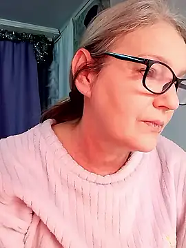 irinamaux online show from January 14, 2026, 6:39 am