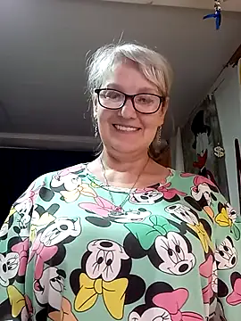 irinamaux online show from May 31, 2026, 9:37 pm