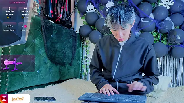 Levii Ackermann online show from October 29, 2025, 1:43 pm