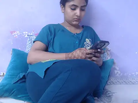 Freya nia online show from October 26, 2025, 1:33 pm