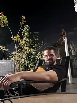 Snapshot of Zander823 chatting on February 18, 2026, 4:32 am Zander823 online show from February 18, 2026, 4:32 am