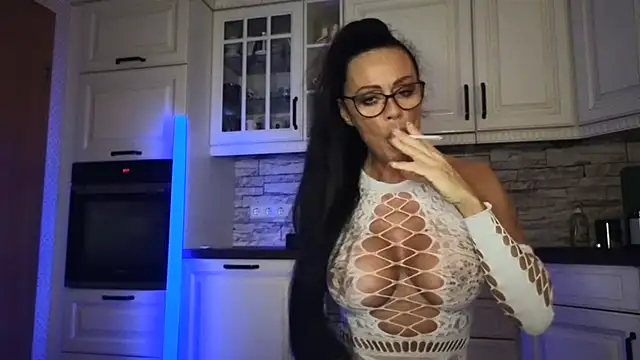 Snapshot of Misses-Cougar chatting on January 10, 2025, 6:20 am Misses-Cougar online show from January 10, 2025, 6:20 am