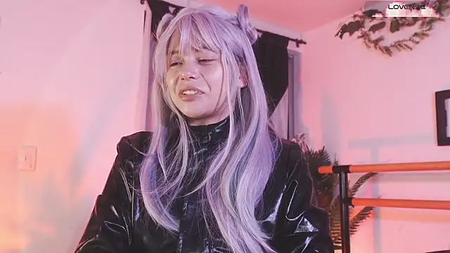 Snapshot of loIijanne chatting on December 13, 2024, 2:43 am loIijanne online show from December 13, 2024, 2:43 am