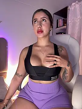 Sarapalmer1 online show from January 6, 2025, 8:18 pm