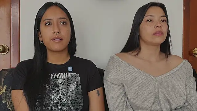 2SummerLove1 online show from November 12, 2025, 3:38 pm