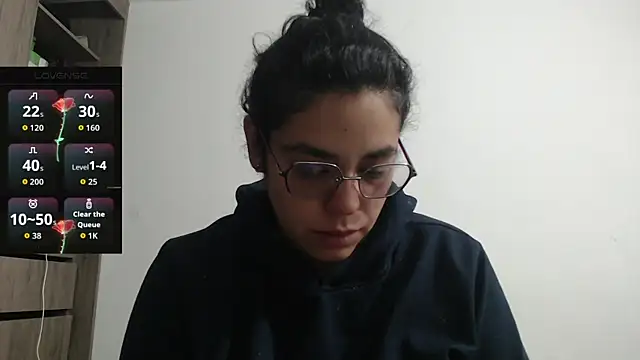 Snapshot of Anne_purple chatting on October 22, 2025, 4:17 pm Anne purple online show from October 22, 2025, 4:17 pm