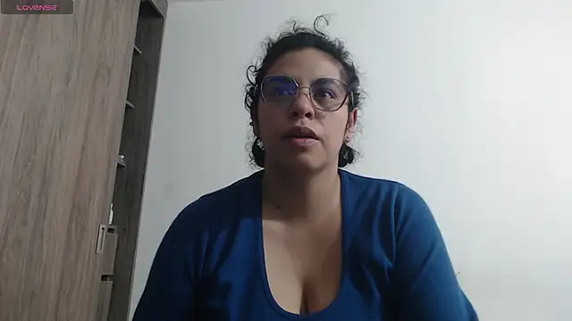 Snapshot of Anne_purple chatting on November 27, 2025, 3:45 pm Anne purple online show from November 27, 2025, 3:45 pm