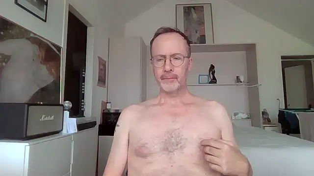 Snapshot of Lolodamour72 chatting on August 9, 2026, 8:20 am Lolodamour72 online show from August 9, 2026, 8:20 am