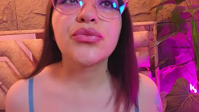 phoenixxxx777 online show from July 15, 2026, 1:29 pm