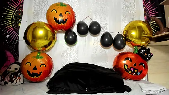 daarklover online show from October 31, 2025, 10:12 am