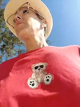 Snapshot of blondyruby chatting on September 14, 2025, 10:04 am blondyruby online show from September 14, 2025, 10:04 am