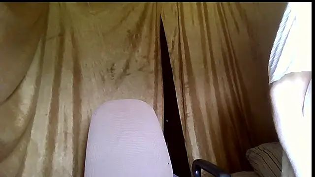  Estelitta 5 online show from June 4, 2026, 9:47 am
