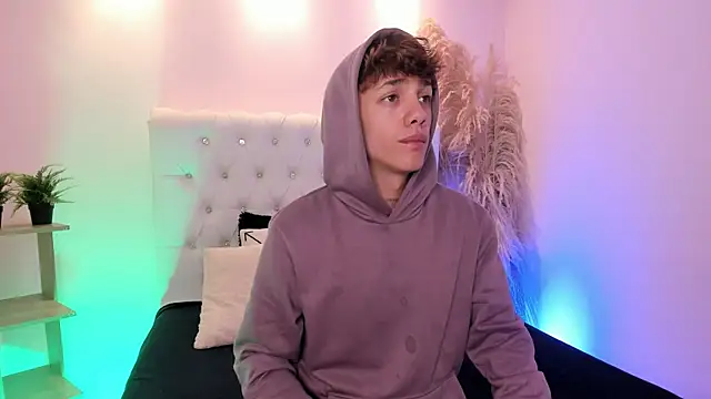 Tomy Rox online show from November 19, 2025, 8:20 pm