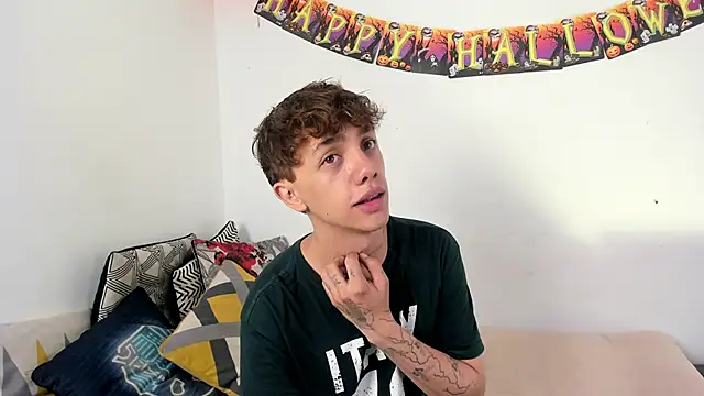 Tomy Rox online show from October 6, 2025, 8:42 pm