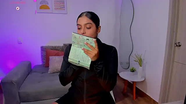 amandaconner online show from July 28, 2026, 5:48 am