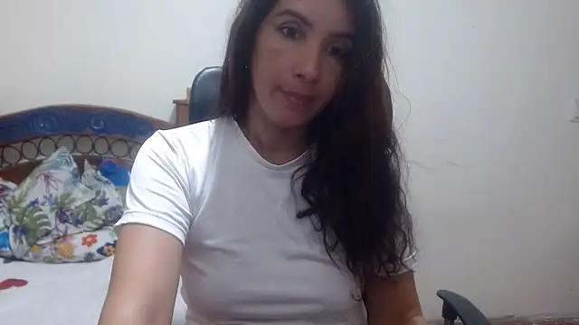 Ainhoa-hot online show from June 17, 2026, 12:21 am