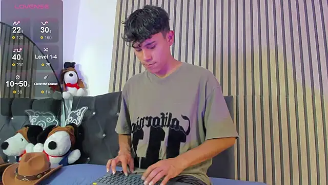 Angel esteban fx online show from March 2, 2026, 7:10 pm