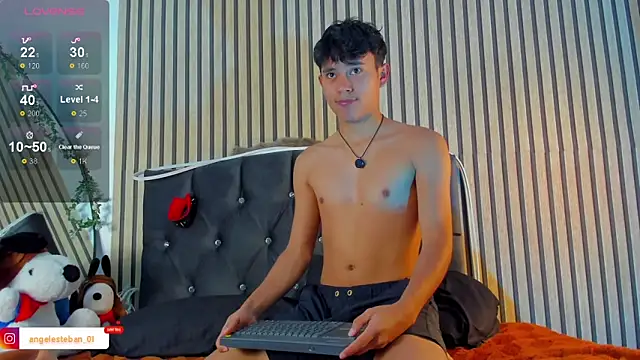 Angel esteban fx online show from February 3, 2026, 7:41 pm