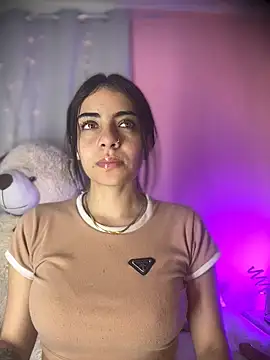 hannacruzsj online show from December 18, 2025, 4:22 pm