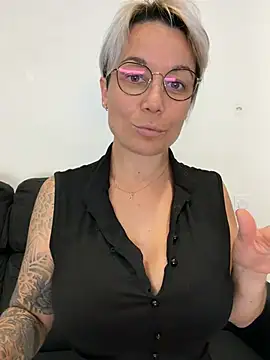 marinella07 online show from June 26, 2026, 7:36 am